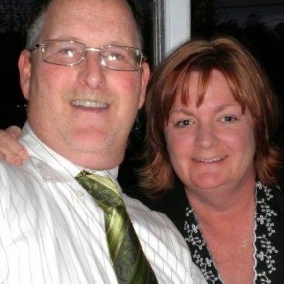 Meet your Posher, Claudia - Picture 1 of 1